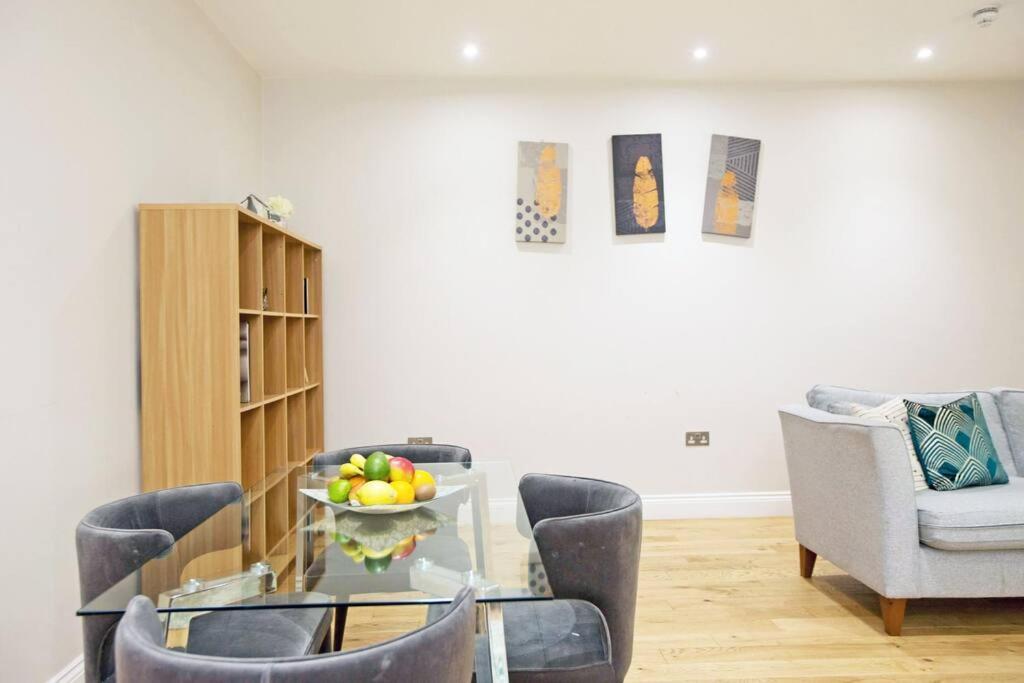 F1 Outstanding 1 Bed Duplex * Londra