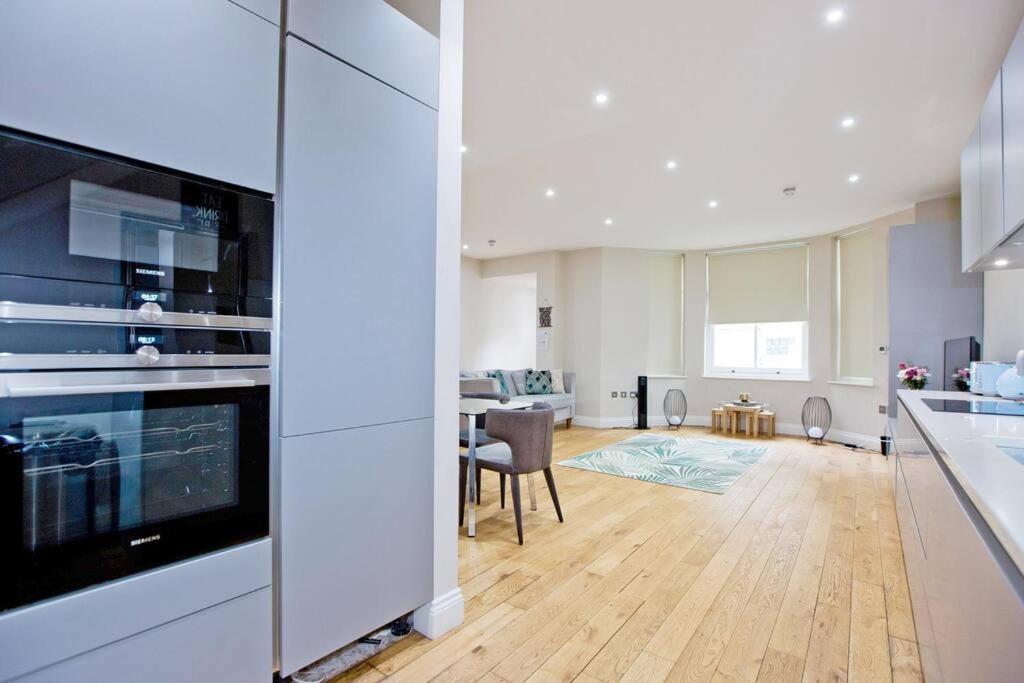 F1 Outstanding 1 Bed Duplex Londra