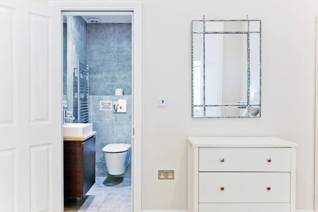 F1 Outstanding 1 Bed Duplex Londra